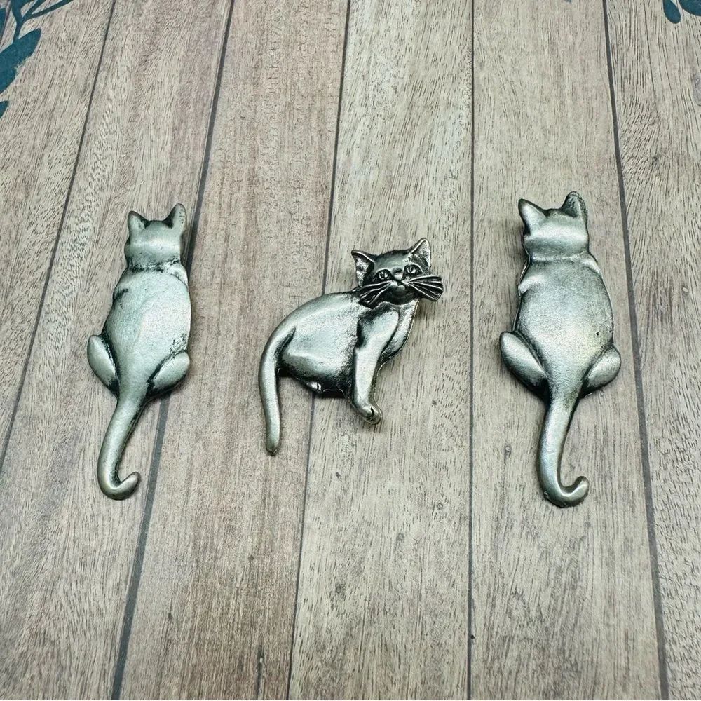 VTG Meizke Silver Cat Button Covers‎ B5